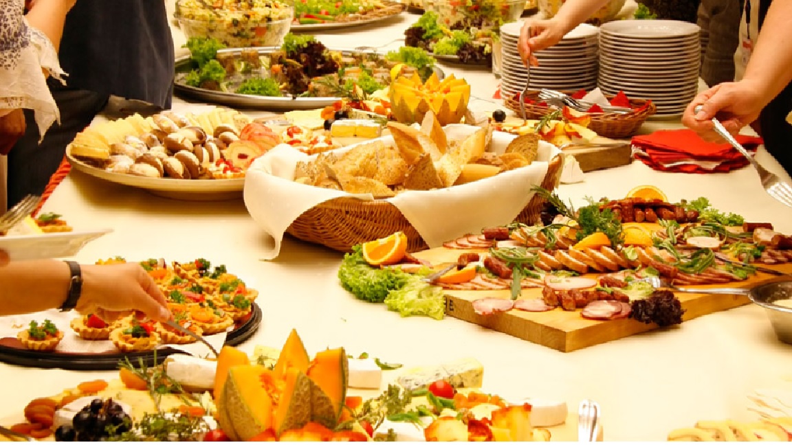 Buffet commandé par la mairie de St Maximin le samedi 28 mai